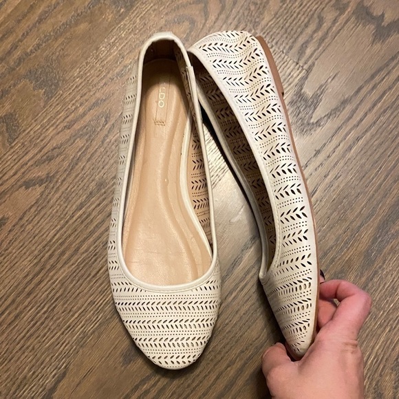Legaeng Lazer Cut Leather flat - Picture 9 of 15